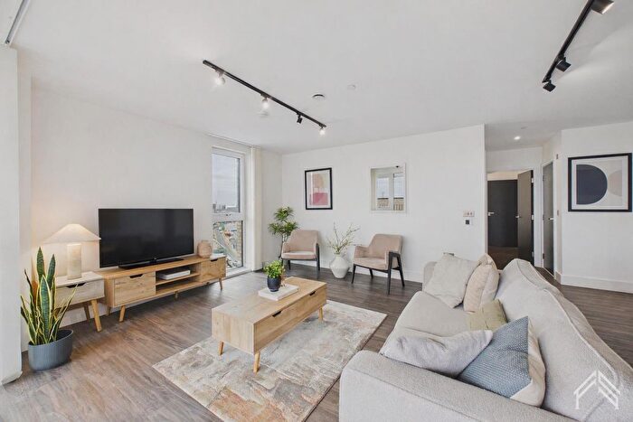 2 Bedroom Flat To Rent In Waterway House, North Kensington London, NW10