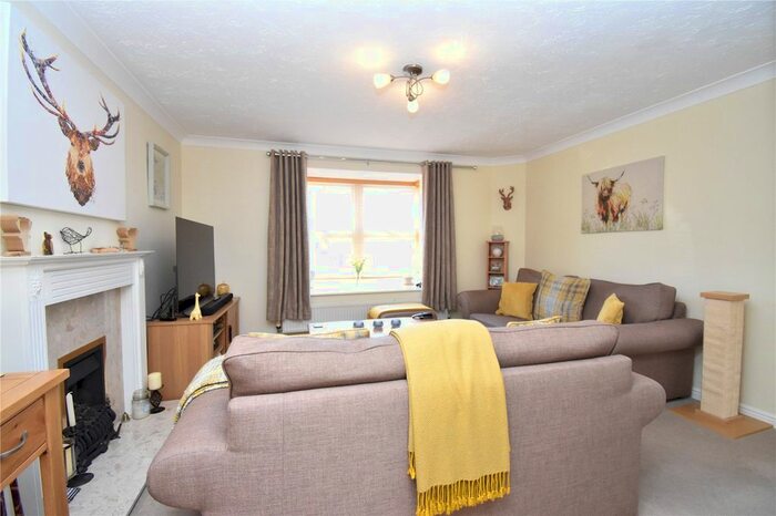 3 Bedroom Detached House For Sale In Heather Drive, Thatcham, Berkshire, RG18