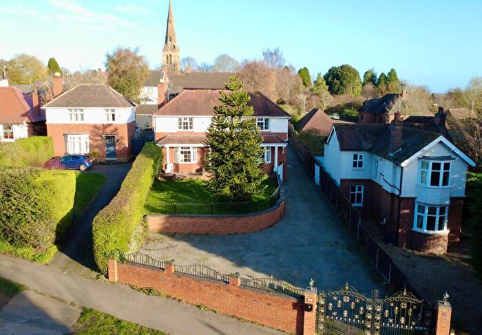 4 Bedroom Detached House To Rent In With Triple Garages - Rothwell Road, Desborough, NN14