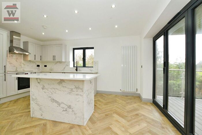 2 Bedroom Flat To Rent In Oakley Close, Isleworth, TW7