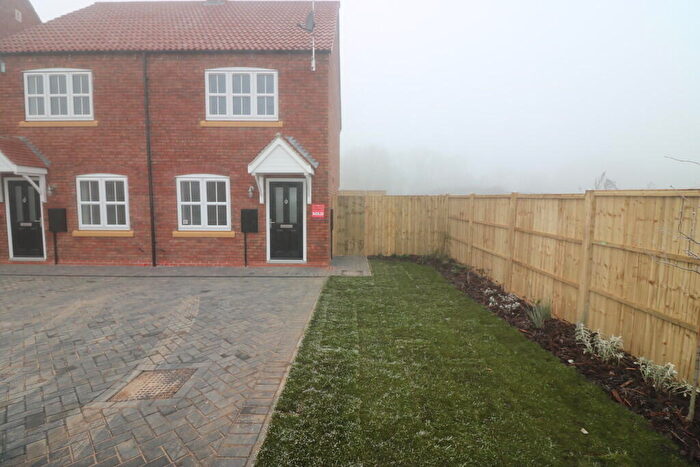 2 Bedroom Semi-Detached House To Rent In Holmes Croft, Hessle, HU13