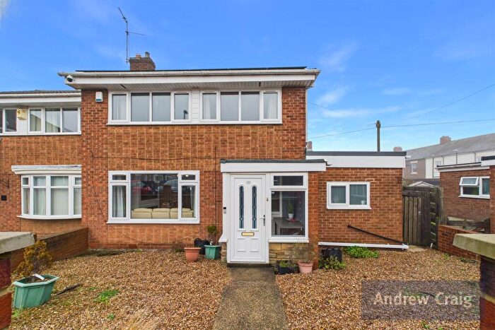 3 Bedroom Semi Detached House For Sale In Kent Avenue, Hebburn, NE31