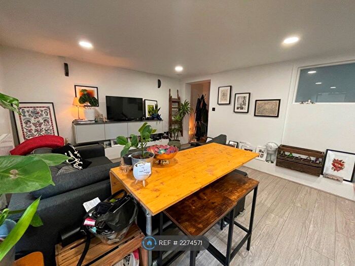 1 Bedroom Flat To Rent In Alconbury Road, London, E5