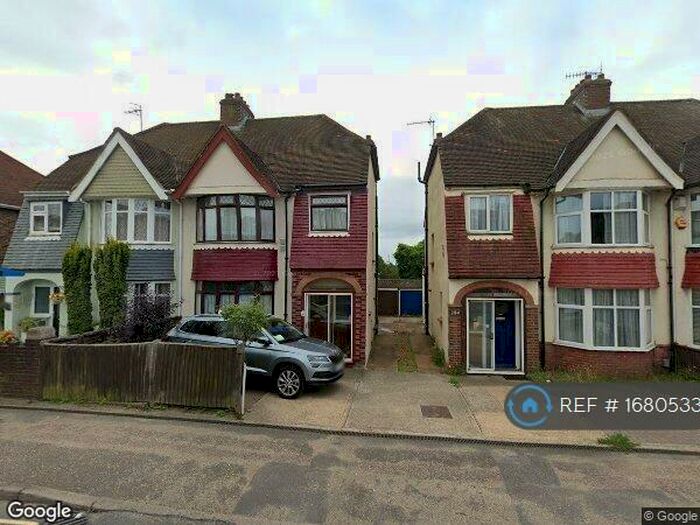 3 Bedroom Semi-Detached House To Rent In Old Shoreham Road, Southwick, BN42
