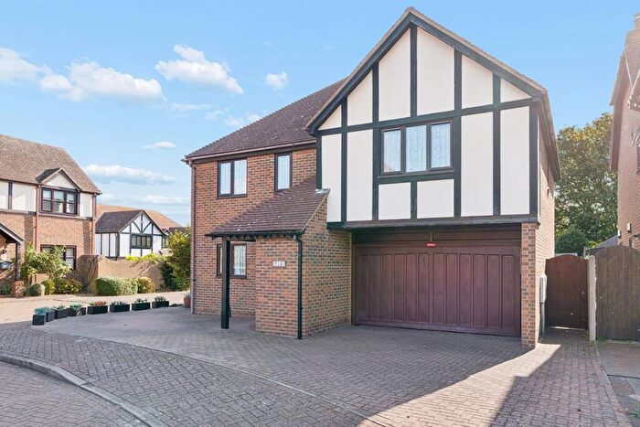 4 Bedroom Detached House For Sale In Wealdhurst Park, Broadstairs, CT10