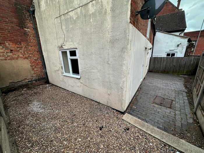 1 Bedroom Flat To Rent In High Street, Burton-On-Trent, DE14