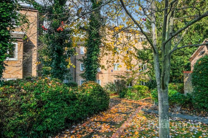 2 Bedroom Flat To Rent In Walerand Road, Lewisham, London, SE13