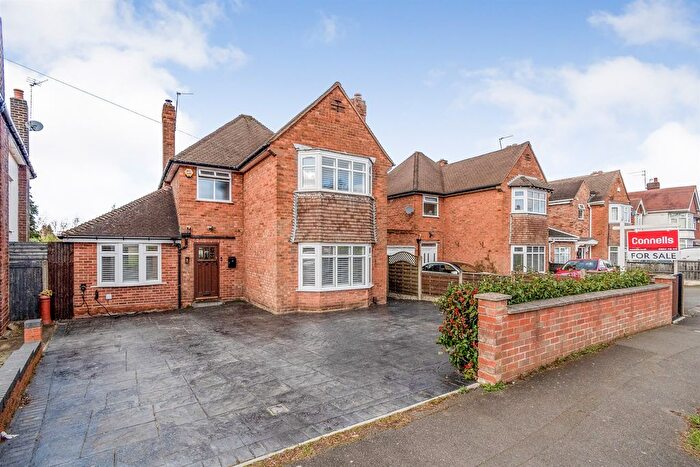 3 Bedroom Detached House For Sale In Buckingham Road, Penn, Wolverhampton, WV4