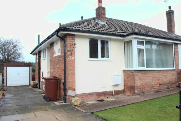 2 Bedroom Property To Rent In Green Lane, Cookridge, Leeds, LS16