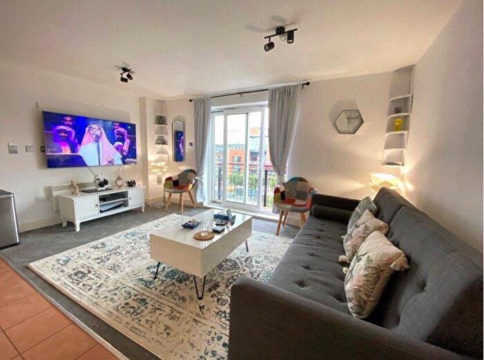 2 Bedroom Flat To Rent In Brecon House, The Canalside, PO1