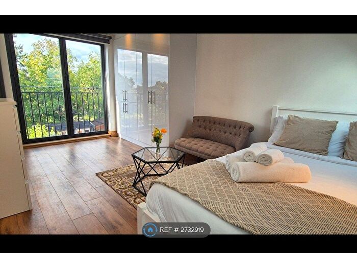 Studio To Rent In Sparkbridge Road, Harrow, HA1