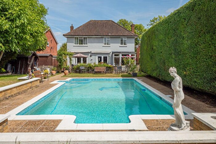 3 Bedroom Detached House For Sale In Sutton, Surrey, SM2