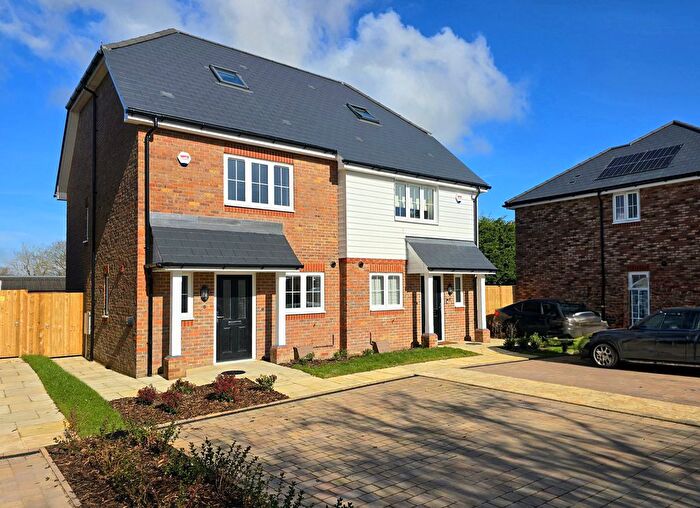 3 Bedroom Semi-Detached House To Rent In Willow Place, Smallfield, RH6