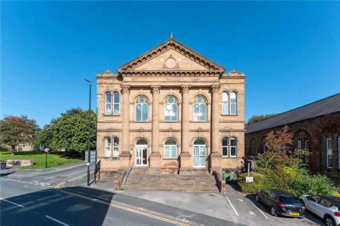 2 Bedroom Flat For Sale In Fountain Street, Morley, Leeds, West Yorkshire, LS27