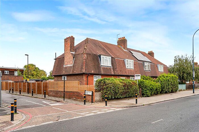 3 Bedroom End Terrace House For Sale In Bromley Road, Bromley, BR1