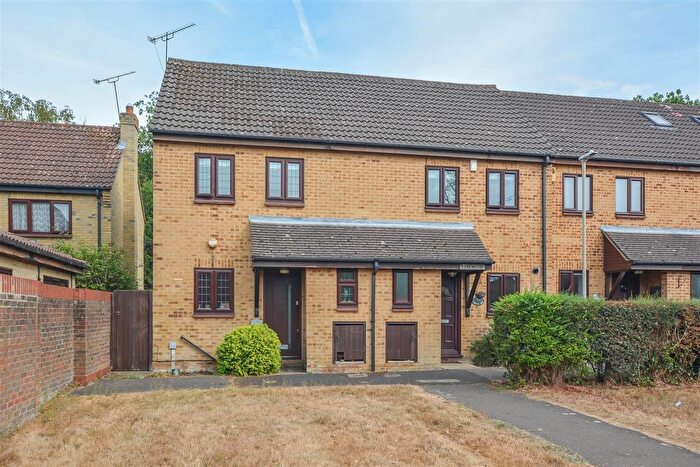 2 Bedroom End Of Terrace House For Sale In Brackens Drive, Warley, Brentwood, CM14