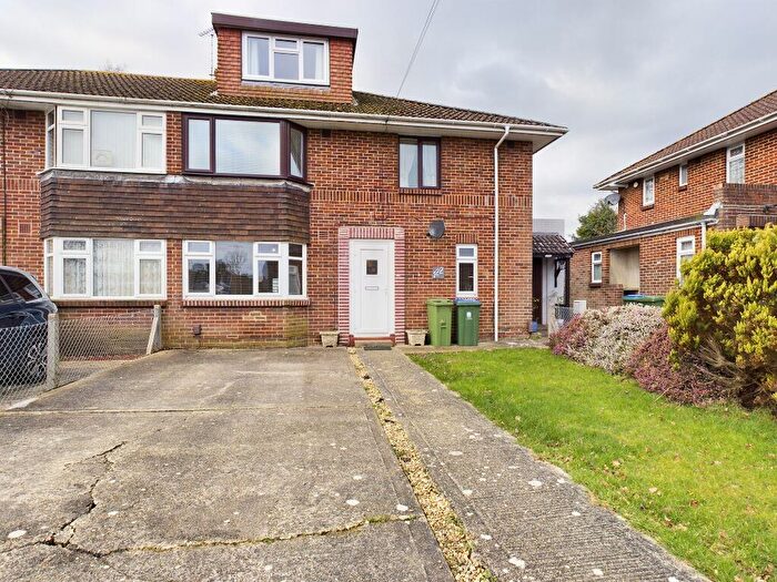 2 Bedroom Flat For Sale In Hillson Drive, Fareham, PO15