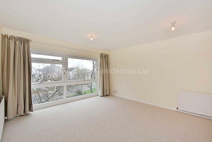 2 Bedroom Flat To Rent In Oak Tree Close, Ealing, London, W5