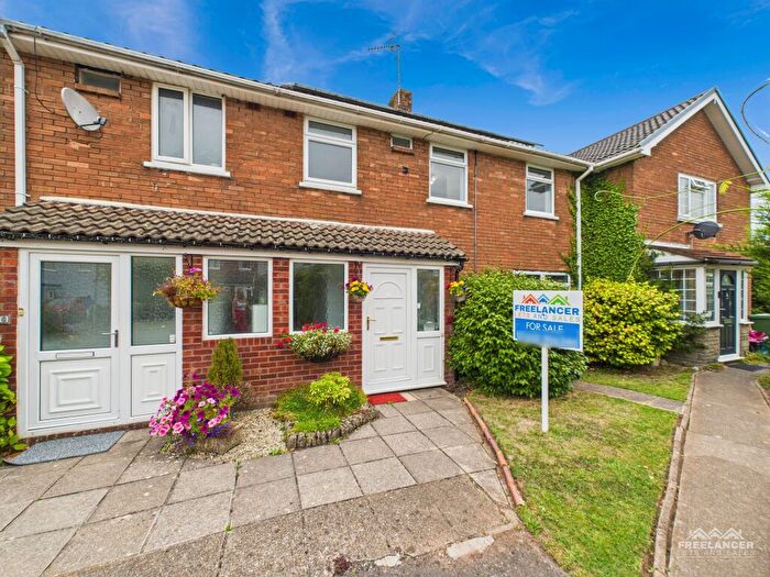 3 Bedroom Terraced House For Sale In Court Farm Road, Llantarnam, Cwmbran, NP44