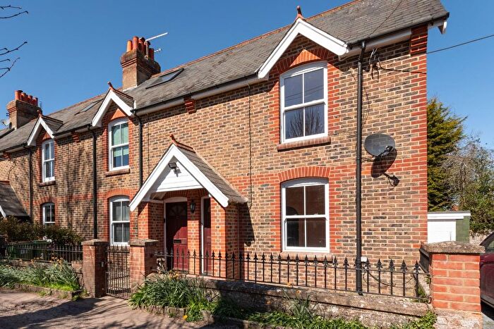 2 Bedroom Property To Rent In Park Road, Henfield, BN5