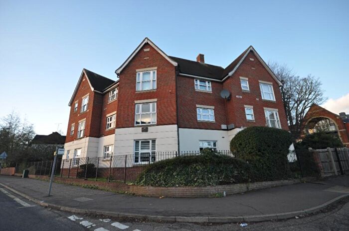 2 Bedroom Flat To Rent In King Edward Court, Cedar Avenue West, Chelmsford, Essex, CM1