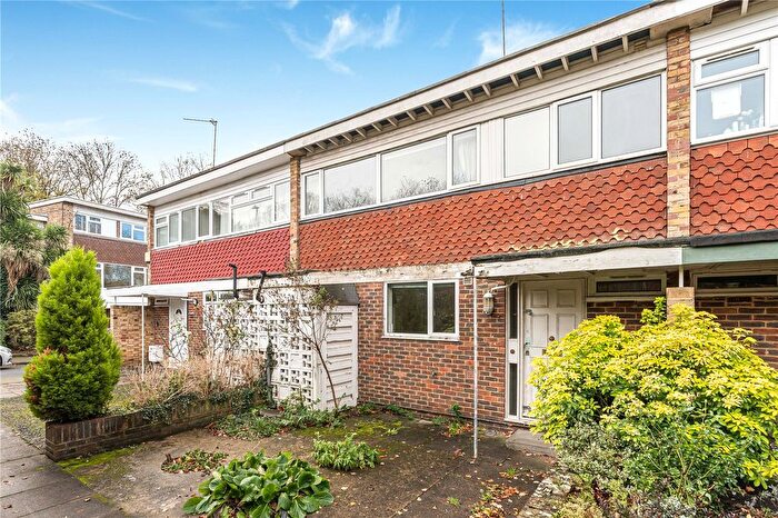 3 Bedroom Terraced House For Sale In Ringwood Gardens, London, SW15