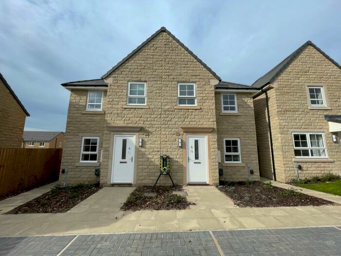 3 Bedroom Semi-Detached House To Rent In Pommell Drive, Eccleshill, Bradford, BD2