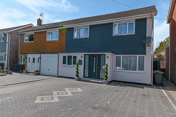 4 Bedroom Semi-Detached House For Sale In Keats Close, Cowplain, PO8