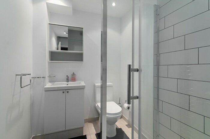 2 Bedroom Apartment To Rent In Greville Place, London, NW6