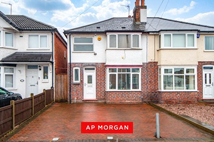 3 Bedroom Semi Detached House For Sale In Baldwins Lane, Birmingham, West Midlands, B28