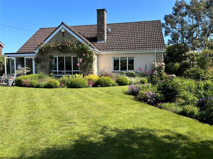 4 Bedroom Bungalow For Sale In Dark Lane North, Steeple Ashton, Trowbridge, Wiltshire, BA14