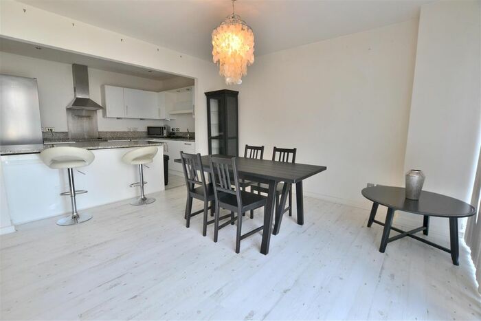 2 Bedroom Flat To Rent In The Strand, Liverpool, L2