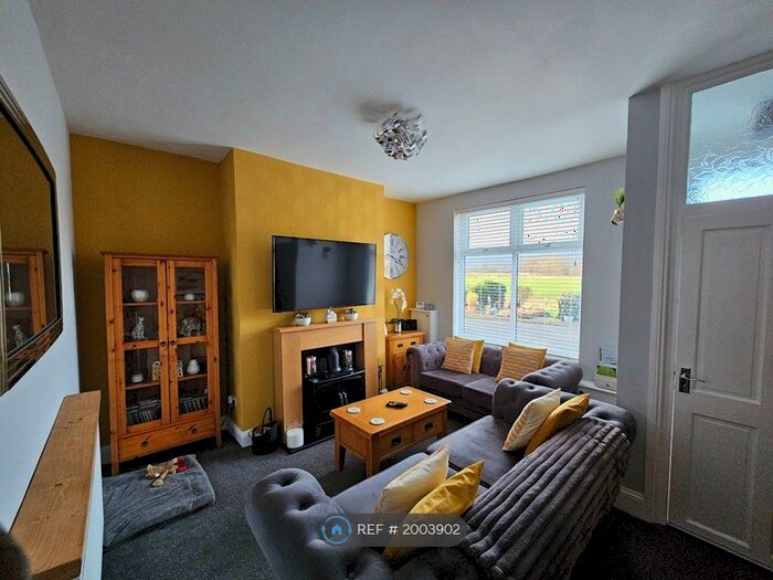 3 Bedroom Terraced House To Rent In Henry Whalley Street, Blackburn, BB2