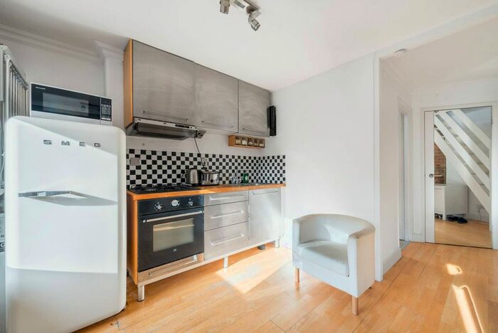 1 Bedroom Flat To Rent In Sheen Road, Richmond, TW9