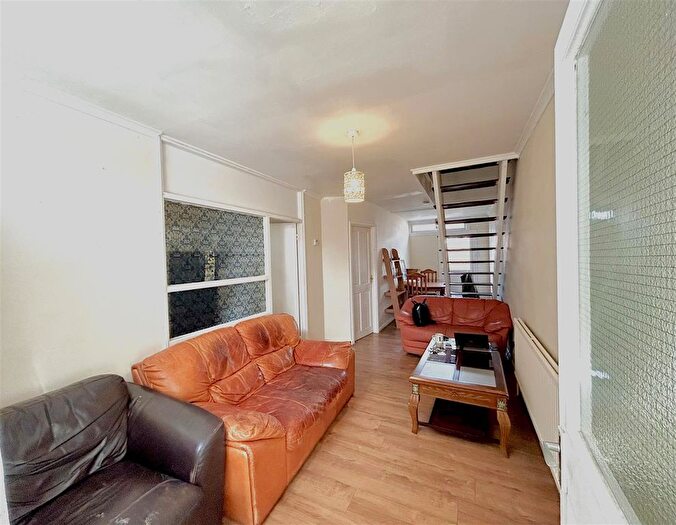 4 Bedroom Terraced House To Rent In Gibbon Road, Peckham, SE15