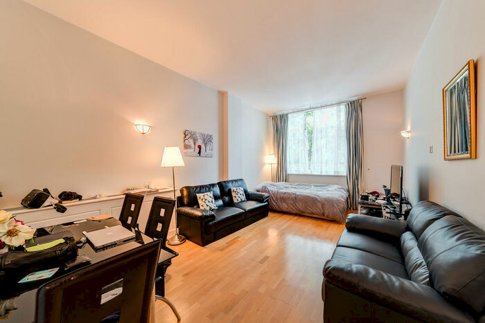 2 Bedroom Apartment To Rent In Marylebone Road, Marylebone, London, NW1