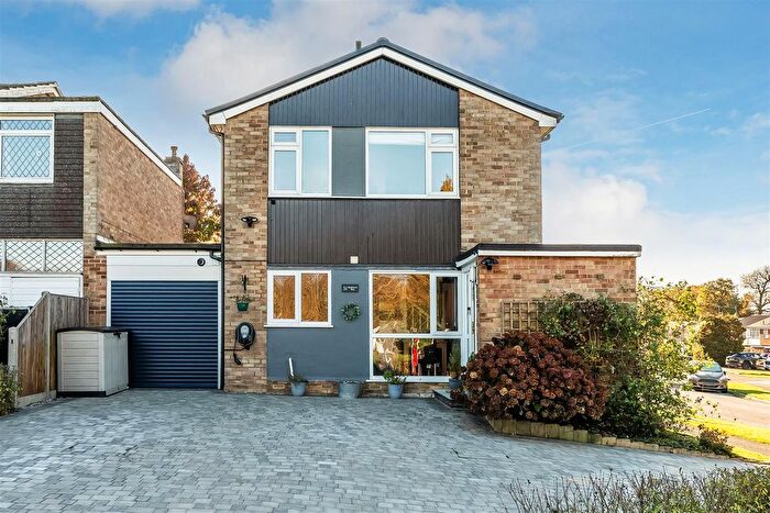 3 Bedroom Detached House To Rent In Boulthurst Way, Hurst Green, Oxted, RH8