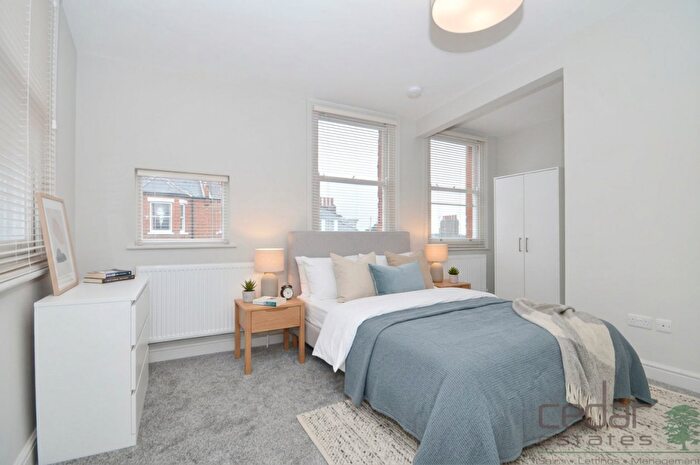 5 Bedroom Flat To Rent In Kilburn High Road, Kilburn, NW6