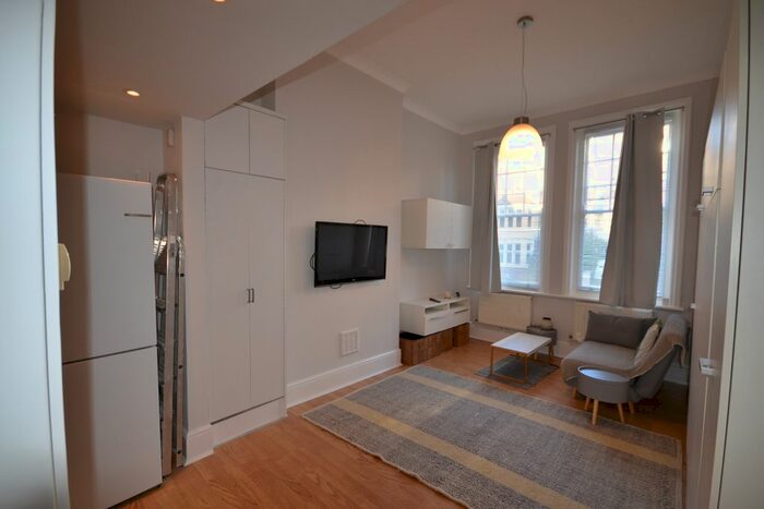 Studio To Rent In Frognal, London, NW3