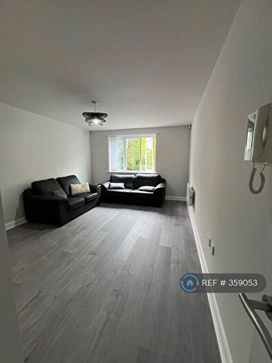 2 Bedroom Flat To Rent In Odeon House, Salford, M6