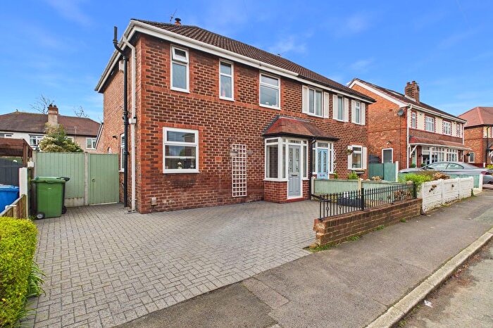 3 Bedroom Semi Detached House For Sale In Brook Drive, Great Sankey, WA5