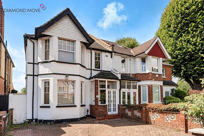 4 Bedroom Semi-detached House For Sale In Thornbury Road, Isleworth, TW7