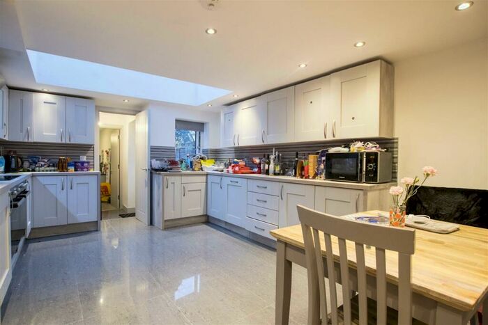 6 Bedroom House To Rent In Heeley Road, Birmingham, B29