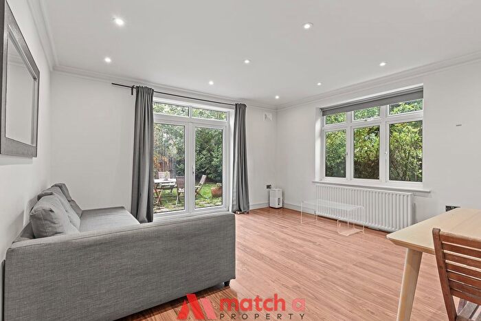 3 Bedroom Flat To Rent In Westbury Road, Ealing, London, W5