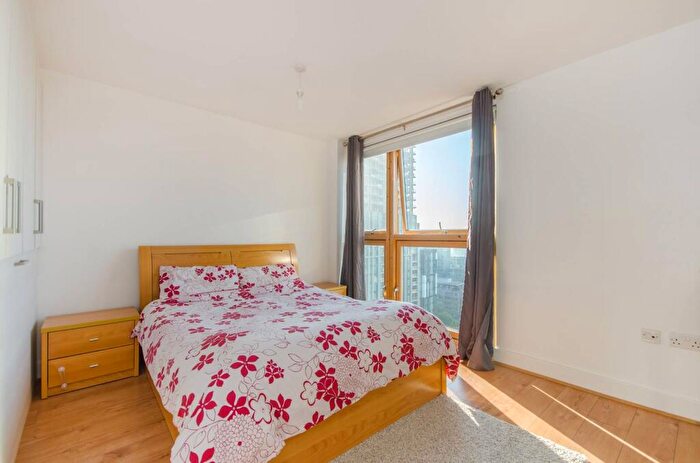 1 Bedroom Flat To Rent In Phoenix Heights West, Canary Wharf, London, E14