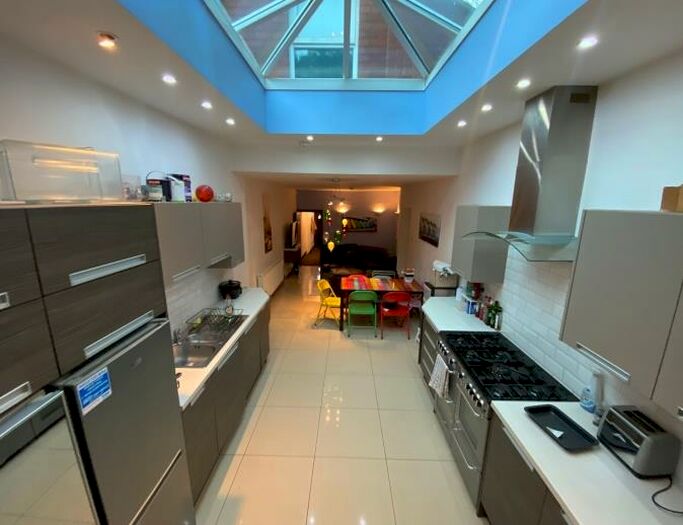 7 Bedroom Terraced House To Rent In Dawlish Road, Selly Oak, Birmingham, B29