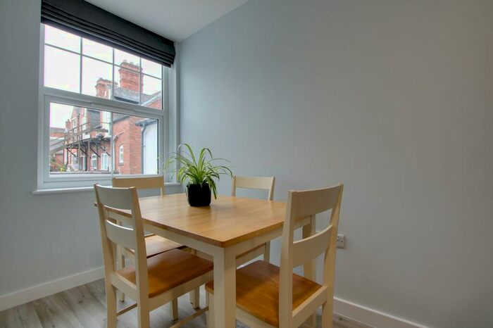 2 Bedroom Apartment To Rent In A Clarendon Park Road, Clarendon Park, LE2