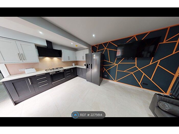 5 Bedroom Semi-Detached House To Rent In Charter Avenue, Coventry, CV4