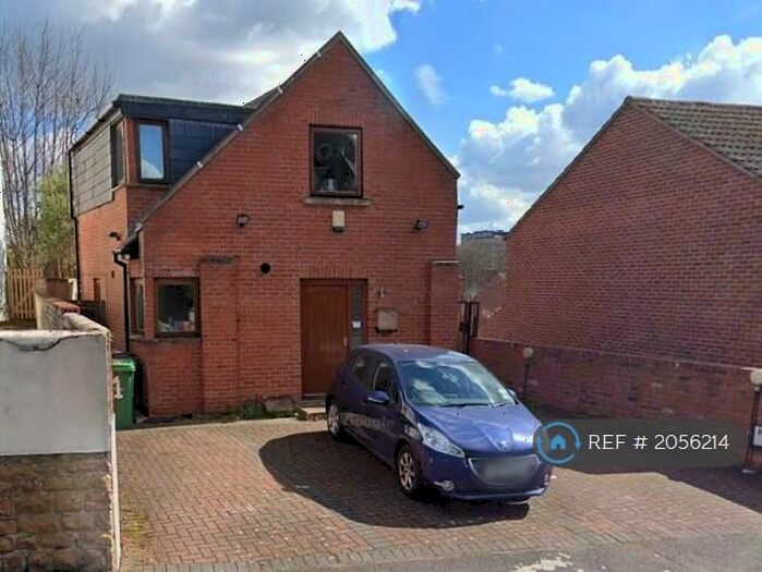 4 Bedroom Detached House To Rent In Raleigh Street, Nottingham, NG7