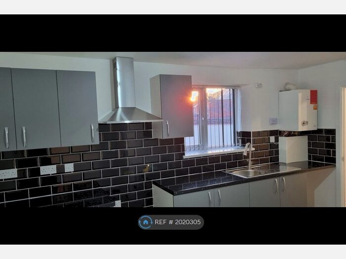 1 Bedroom Flat To Rent In Long Lane, Halesowen, B62